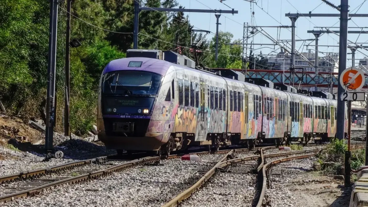 Χαλκίδα: Φορτηγό παραβίασε διάβαση και συγκρούστηκε με συρμό του Προαστιακού