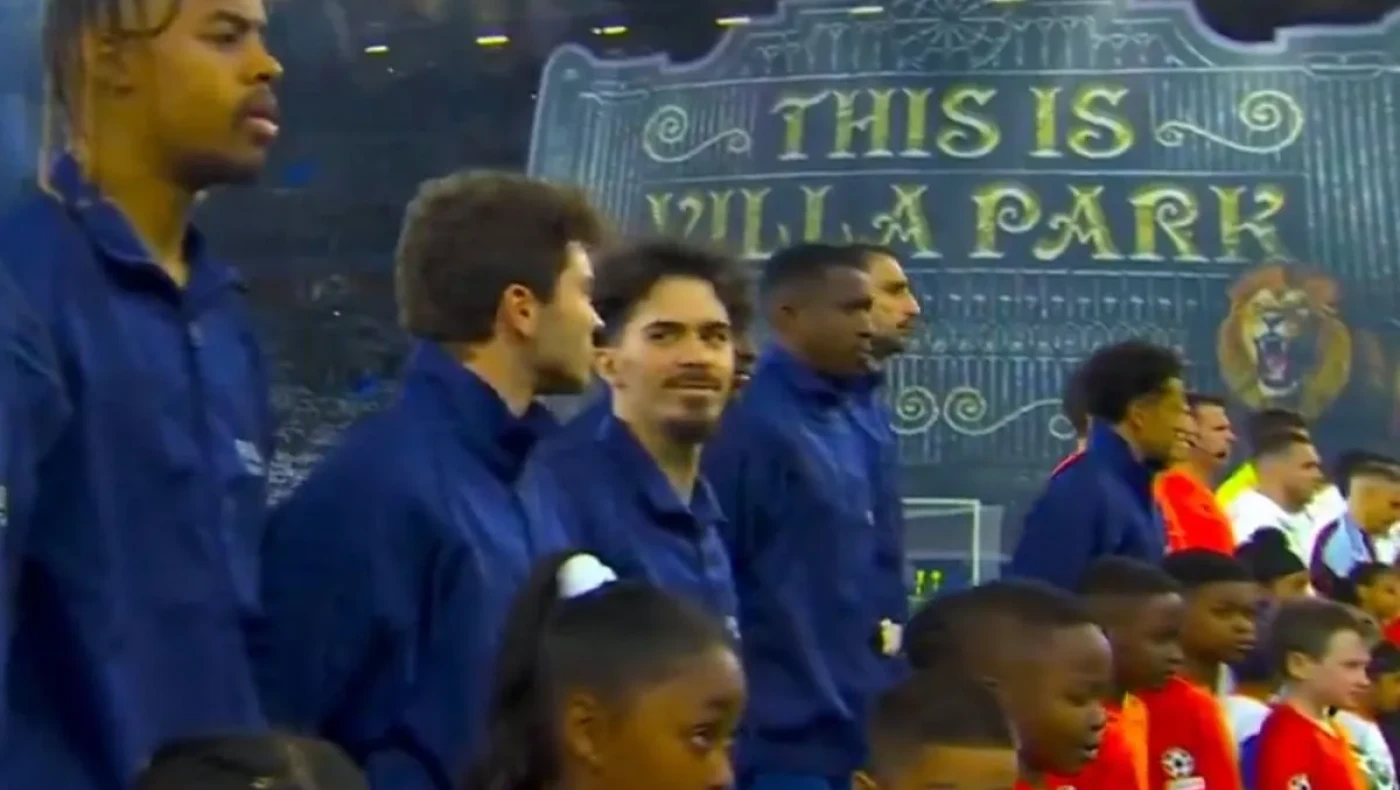 Άστον Βίλα – Παρί: Μπερδεύτηκαν και έπαιξαν τον ύμνο του Europa League