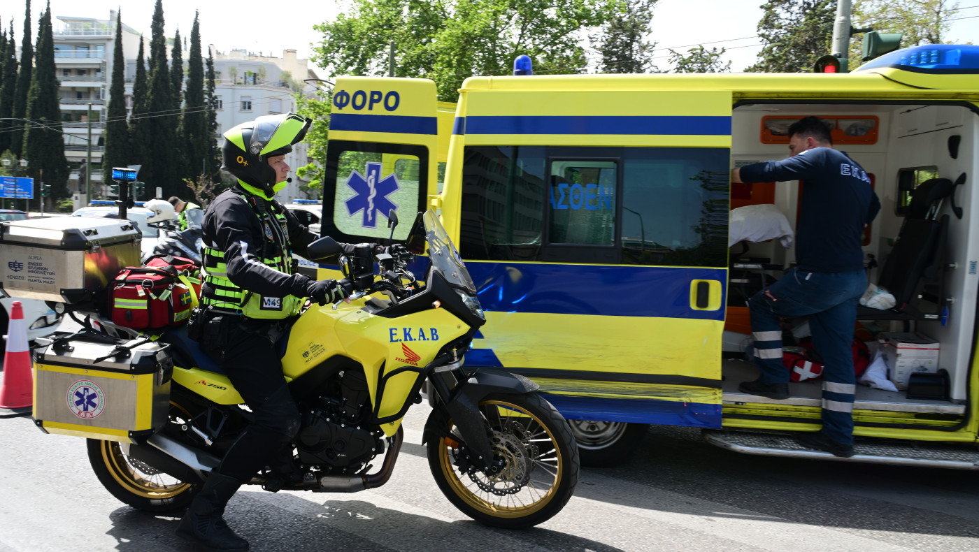 Πειραιάς: Τραυματιοφορέας υπέστη ανακοπή και πέθανε εν ώρα εργασίας