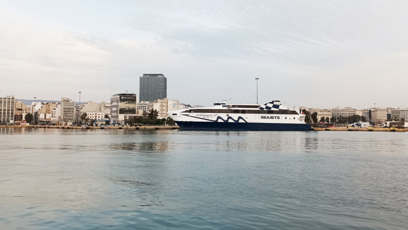 Επιστροφή... στην αφετηρία για πλοίο λόγω βλάβης - «Έδεσε» στο λιμάνι του Βόλου