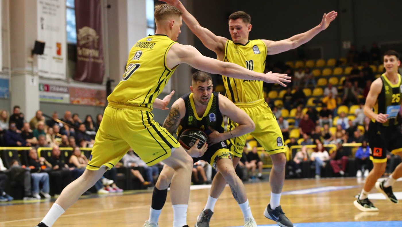 Συντριβή για τον Άρη στο κλειστό του Αγίου Θωμά