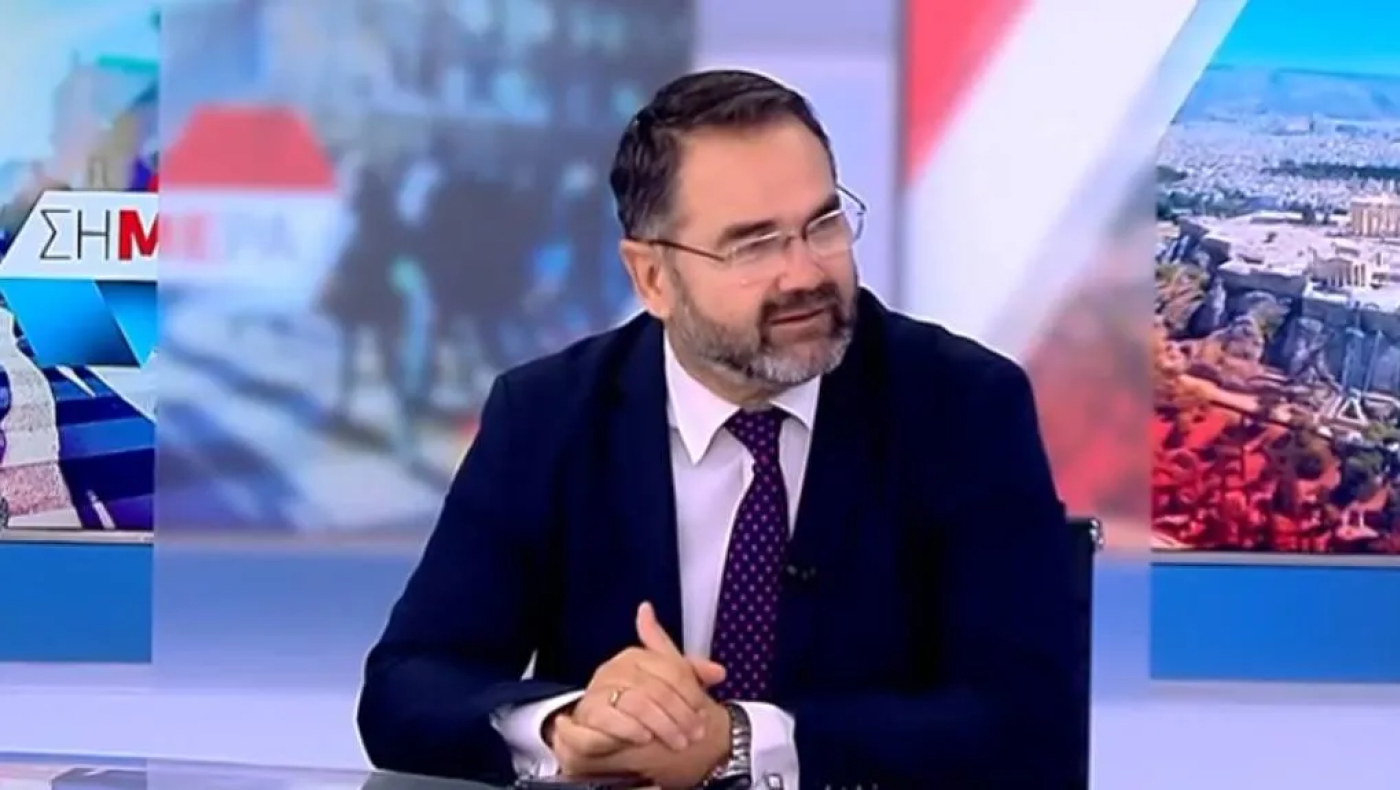 Μπαλάσκας: Ζητά on air να κάνει μήνυση επειδή του έγραψαν ότι είναι «απόβρασμα»