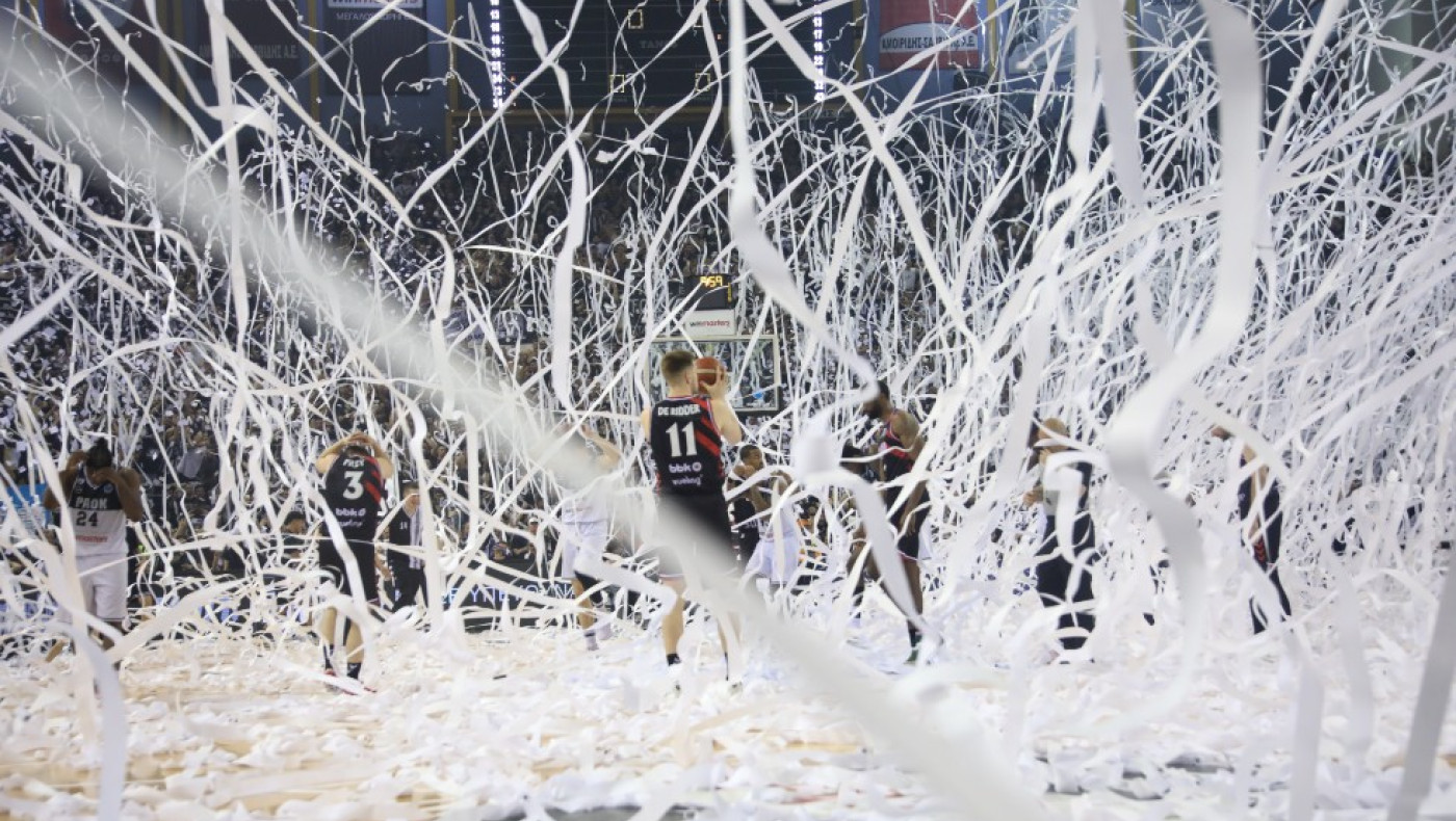 Χλίνασον: «Πάνω από 100 κιλά χαρτί στο Παλατάκι-Γκουγκλάρετε να δείτε την ατμόσφαιρα!»