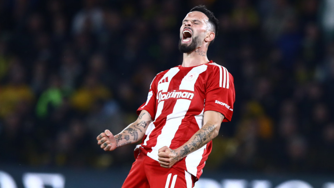 Ο Ολυμπιακός πέρασε από την OPAP Arena βυθίζοντας και άλλο την ΑΕΚ