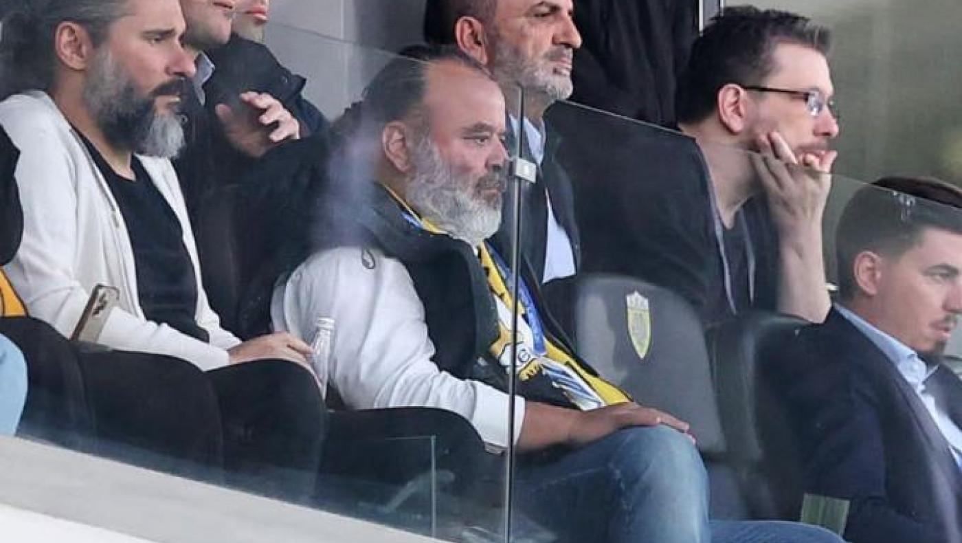 Οργή οπαδών της ΑΕΚ κατά Ηλιόπουλου: ﻿«Φύγε από δω και πήγαινε μ@@@ στον Ολυμπιακό»﻿!