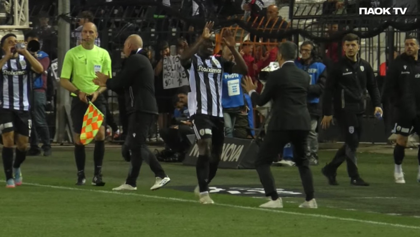 ΠΑΟΚ-Παναθηναϊκός: Το... ξέσπασμα του Καμαρά στο σημαιάκι και το φιλί του Λουτσέσκου στην «εκρηκτική» Τούμπα