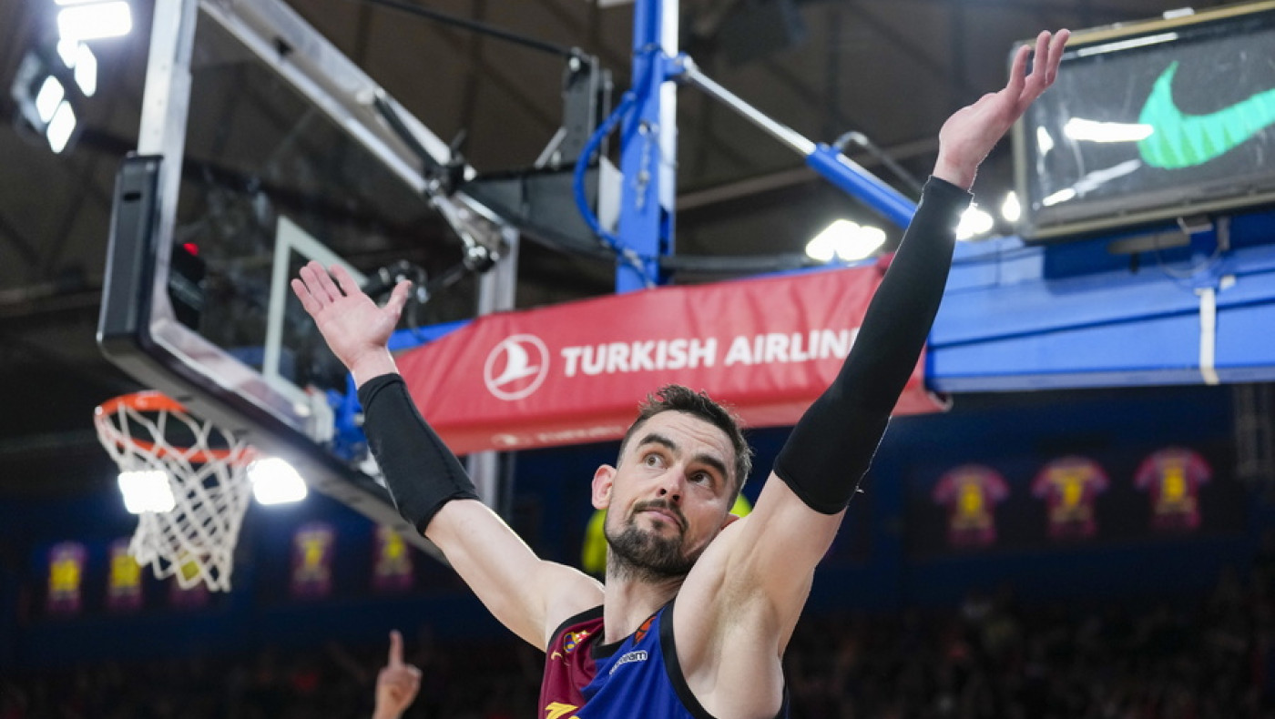 Εφτάψυχη η Μπαρτσελόνα, έστειλε τη σειρά σε πέμπτο παιχνίδι