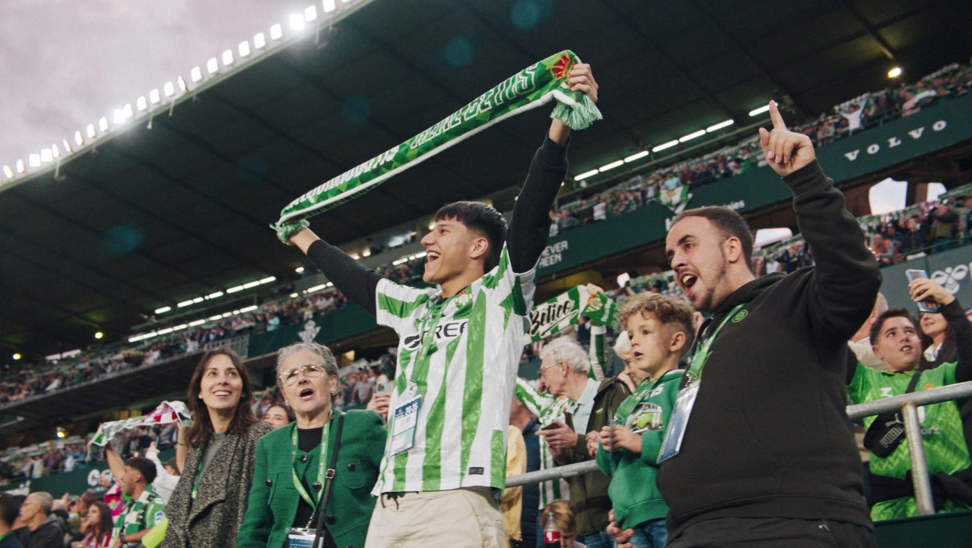 Μάντζιος: Δέχθηκε 3 γκολ ακόμη και από… Ούγγρους