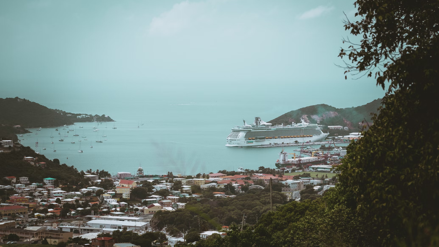 Πρόταση για μείωση ΦΠΑ στα εισιτήρια επιβατών και οχημάτων