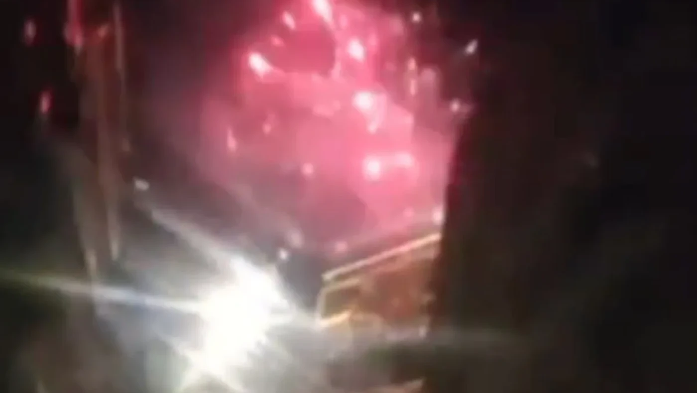 Euroleague: Φωτοβολίδες και βεγγαλικά έξω από το ξενοδοχείο της Εφές