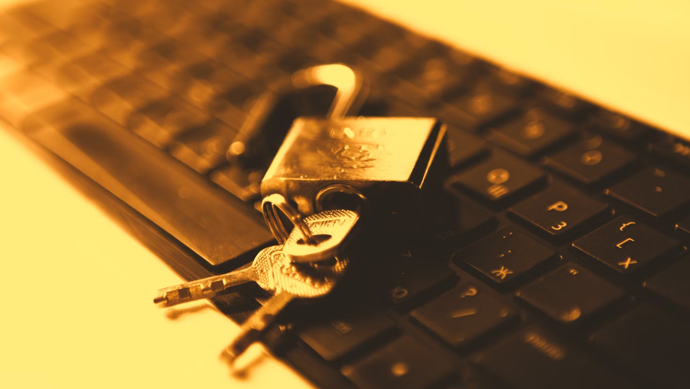 Λογιστής εξαπατούσε Ρομά από όλη την Ελλάδα με λεία εκατομμυρίων