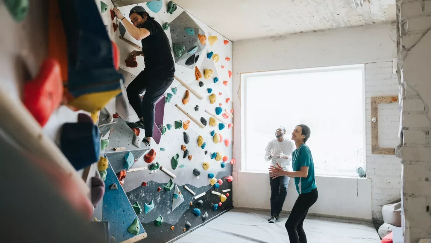 Το αθώο αξεσουάρ που αποδεικνύεται τοξικό για τους πνεύμονες όσων κάνουν bouldering