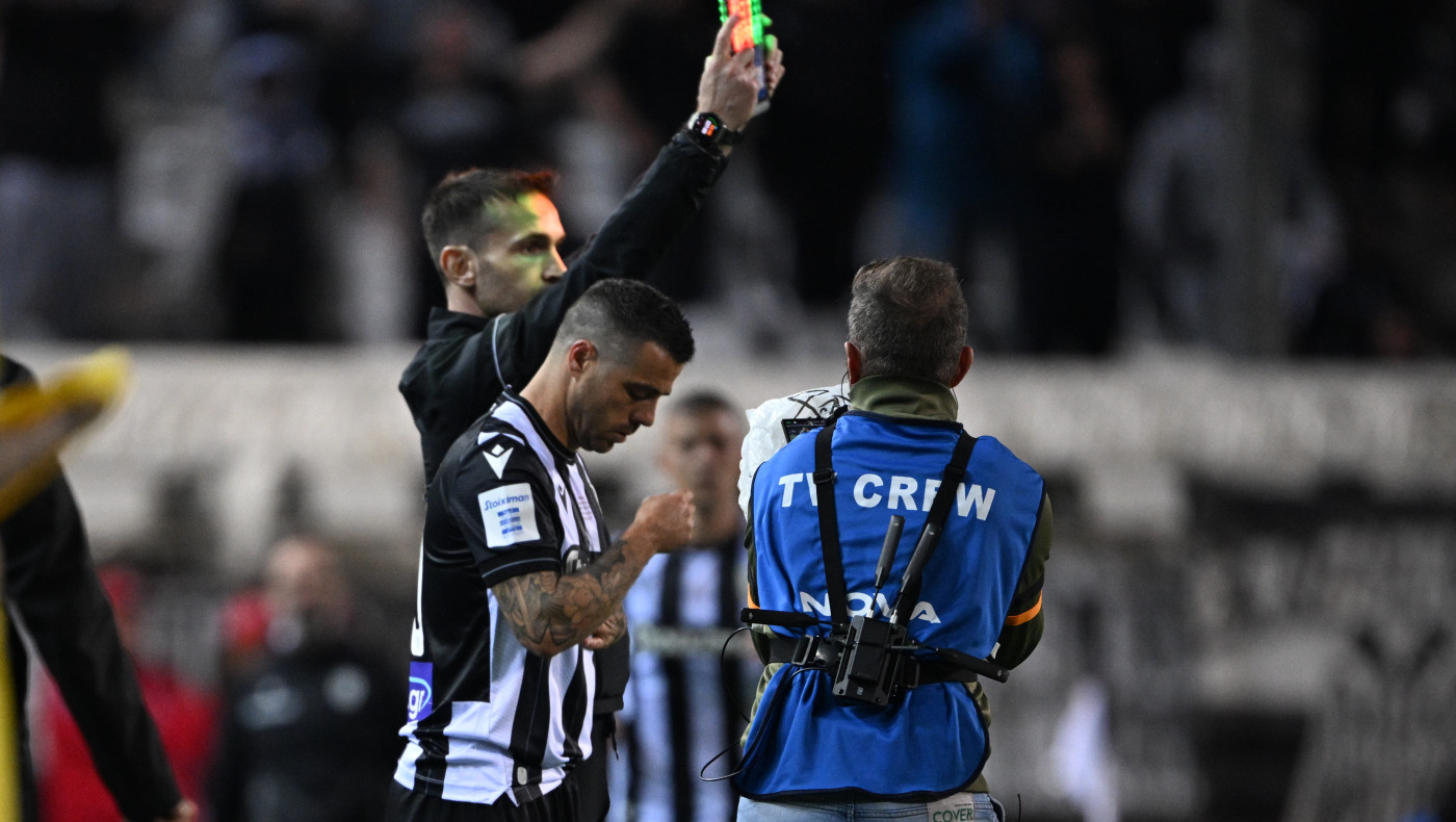 «Έπεσε» η Τούμπα στην είσοδο του Βιεϊρίνια στην τελευταία του παράσταση