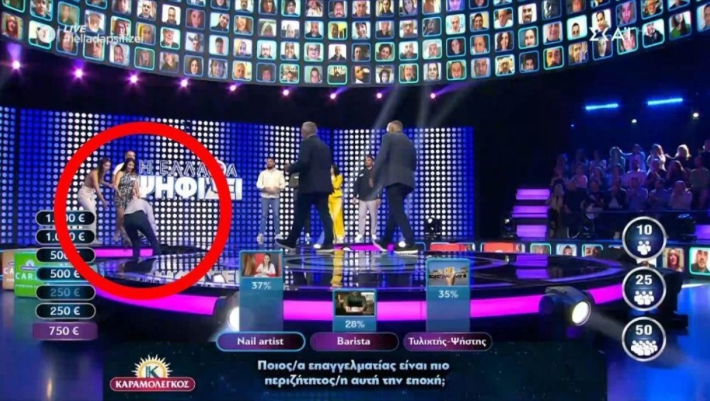 «Πάγωσε» το πλατό του «Η Ελλάδα Ψηφίζει» με το on air ατύχημα