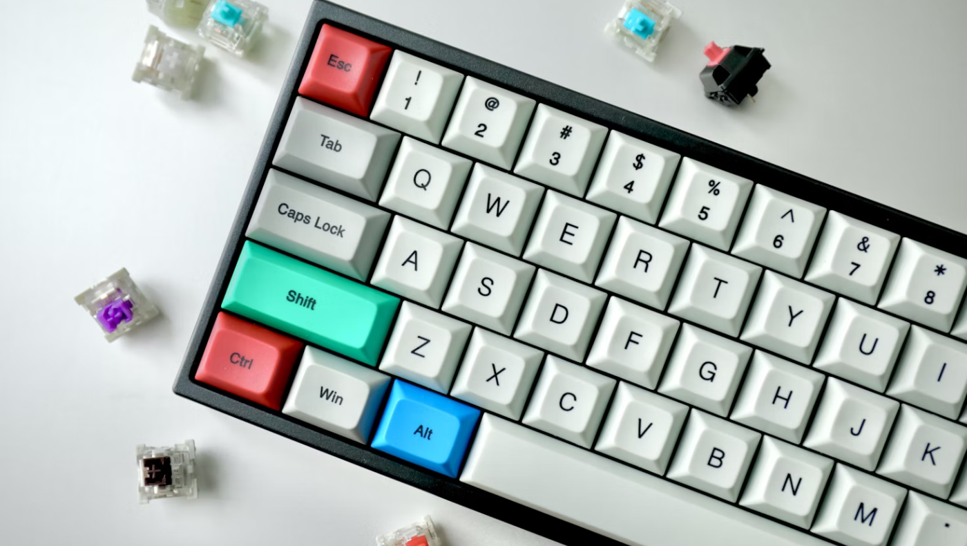 Γιατί υπάρχουν οι ανάγλυφες παύλες στα πληκτρολόγια