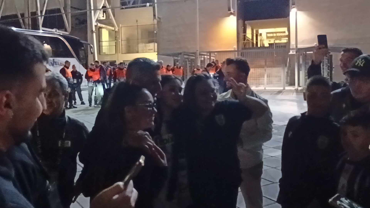 Αποθέωση Λουτσέσκου από νεαρούς φίλους του ΠΑΟΚ