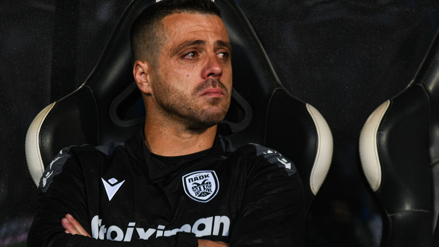 Η θρυλική Τούμπα «έσφιξε στην αγκαλιά της» και αποθέωσε τον παίκτη – σύμβολο