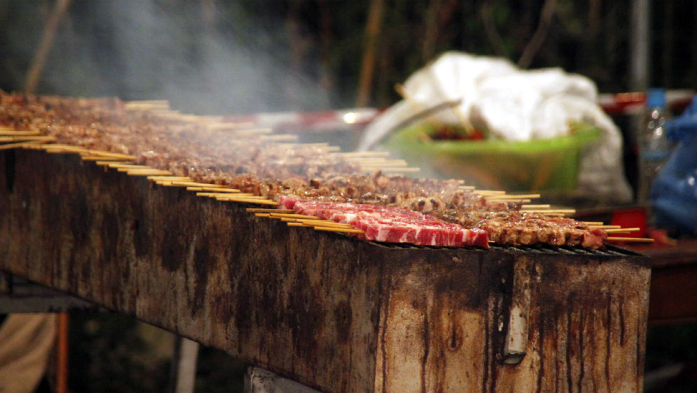 Τέλος οι ψησταριές στα πανηγύρια: Μόνο με catering-Τι αναφέρει ο νόμος