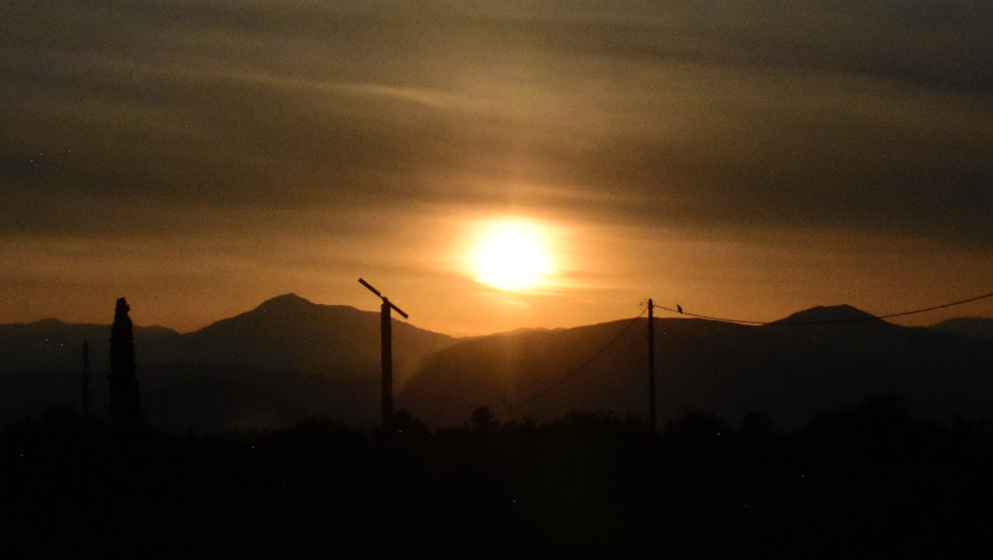 Καλλιάνος: Εβδομάδα με ζέστη, αφρικανική σκόνη και λασποβροχές