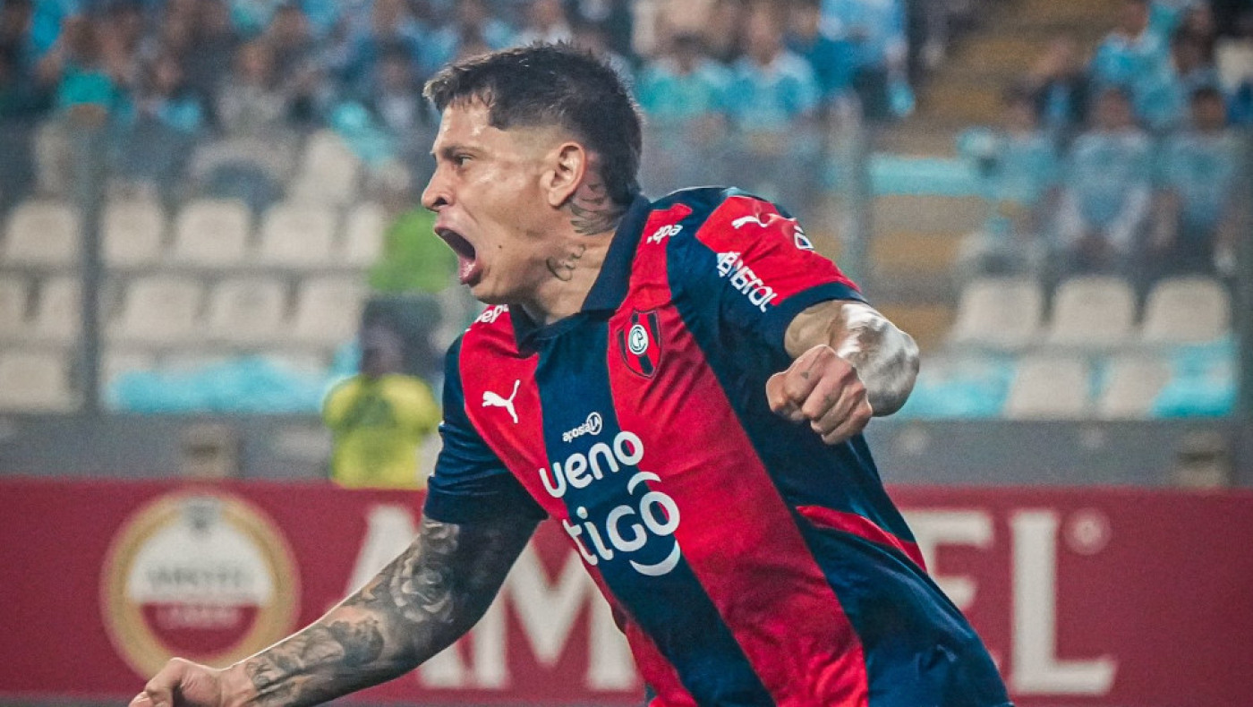 O Ιτούρμπε χάρισε τη νίκη στη Σέρο Πορτένιο με γκολ-αριστούργημα (vid)