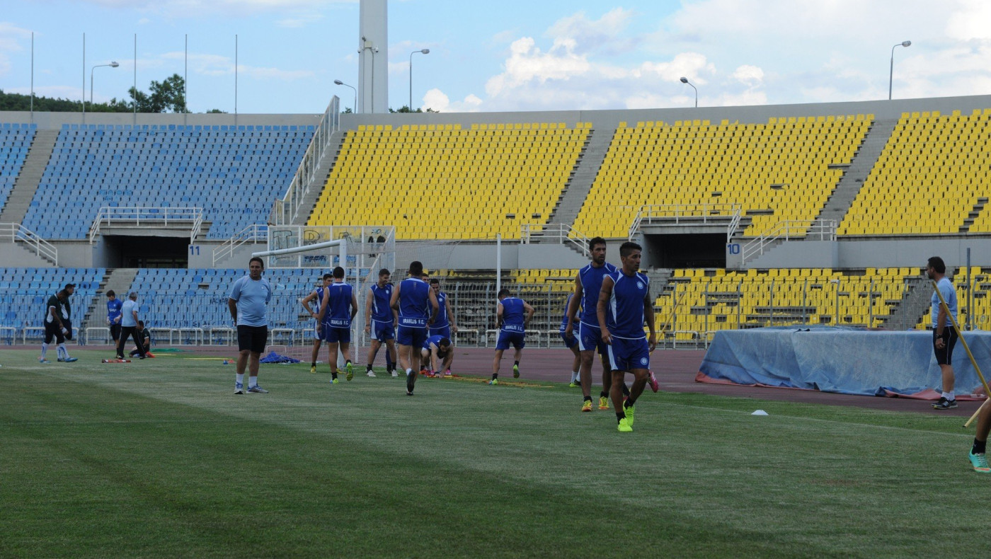 Παίρνει πρωτοβουλίες στη Football League