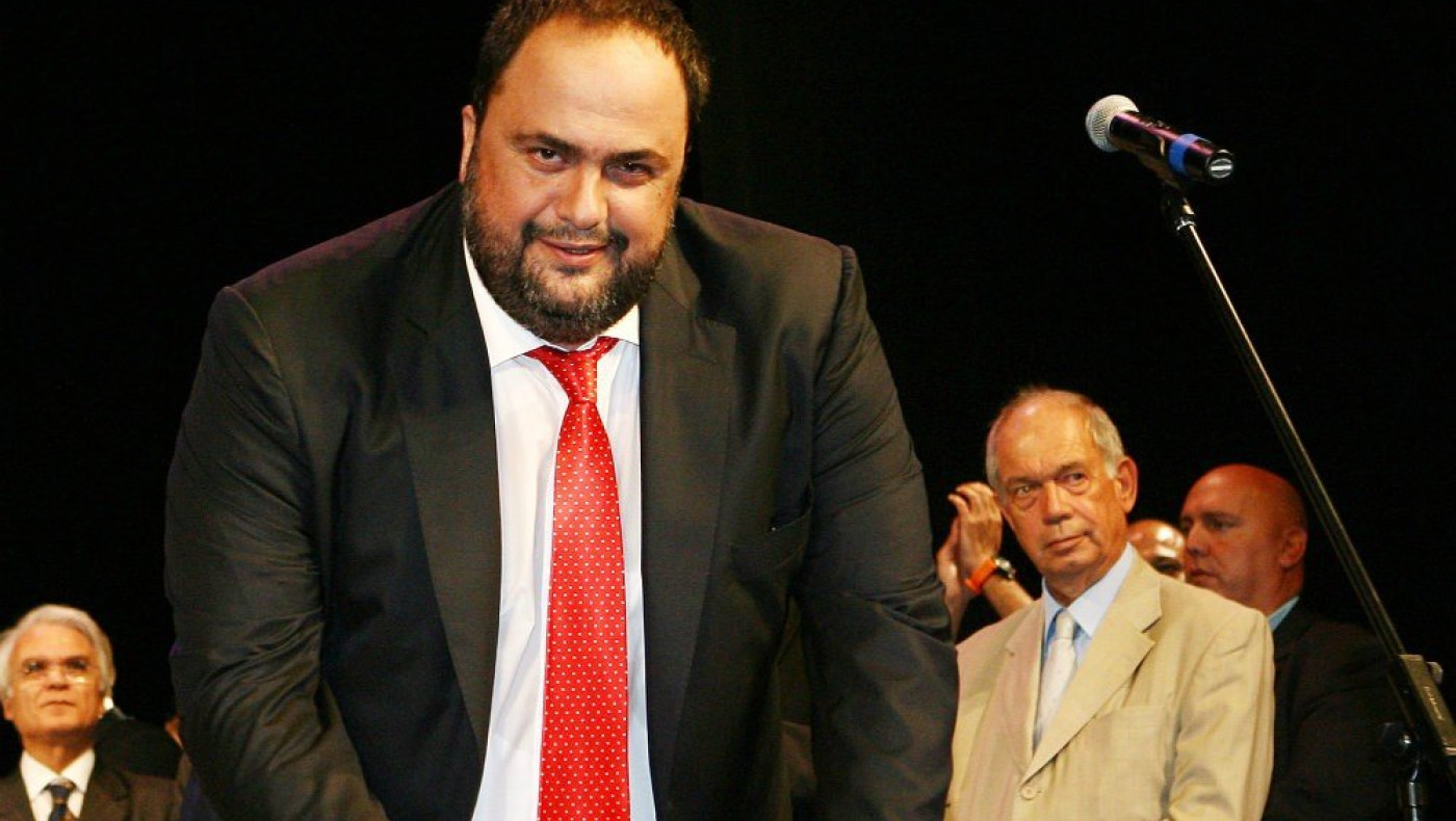 Επίδειξη... δύναμης στο γραφείο του Σαρρή