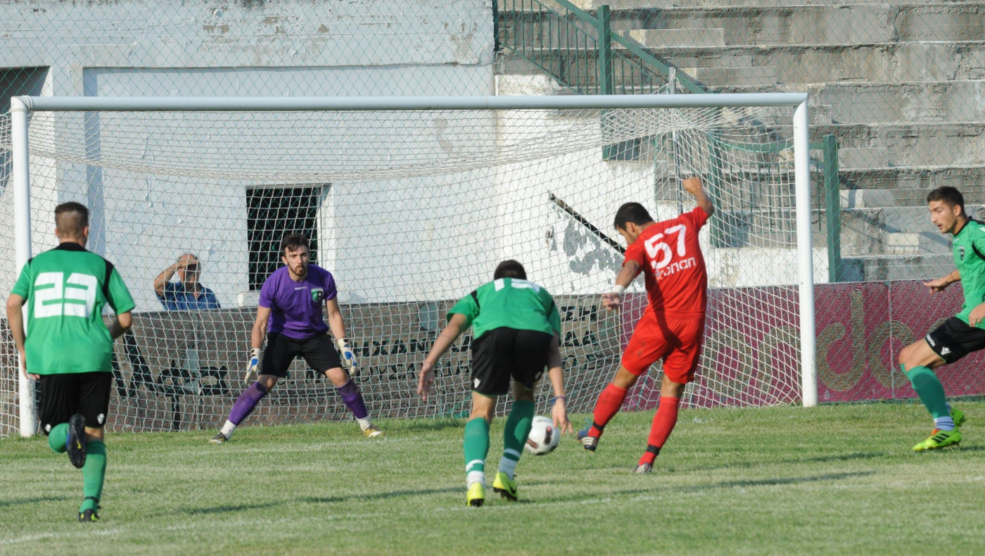 Εξακολουθεί να ψάχνει επιθετικό