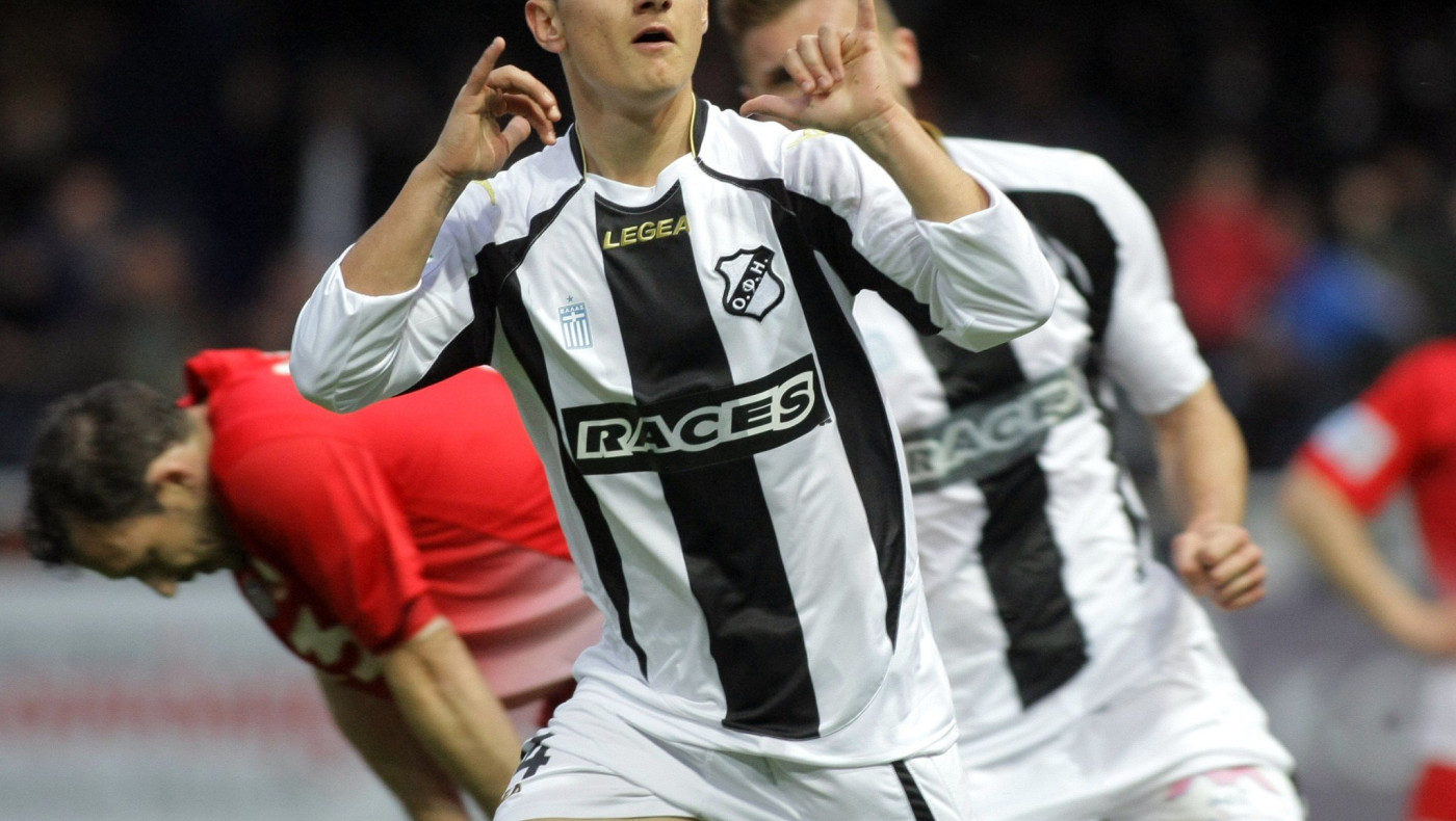 Ανανέωσε ο Ροβίθης