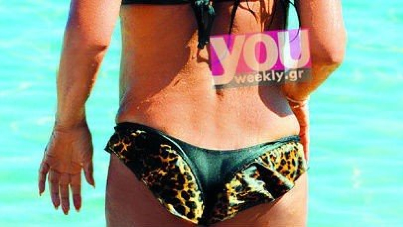 Η Αντζελα Δημητρίου στη Μύκονο με Brazilian μαγιό (pic+vid)