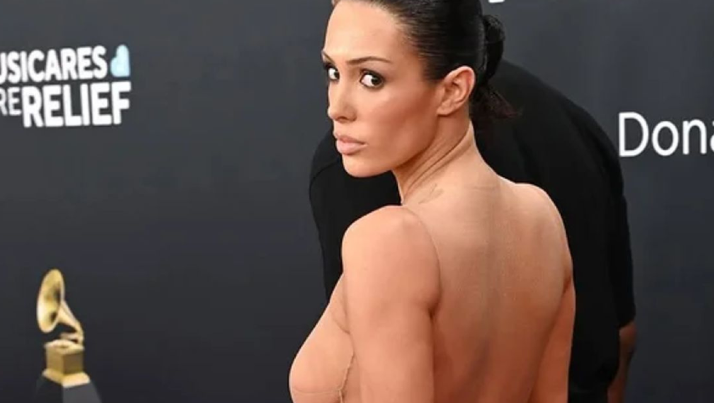 Μπιάνκα Σενσόρι: Η νέα... ακατάλληλη ανάρτηση με άρωμα Κιμ Καρντάσιαν