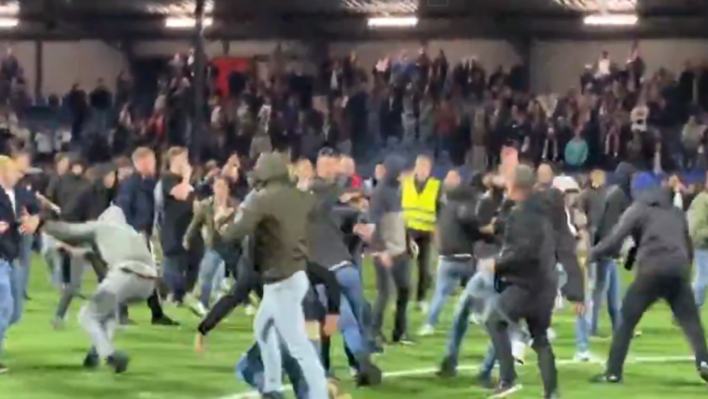 «Πόλεμος» μετά την ήττα της Ντεν Μπος: Άγριο ξύλο μεταξύ των οπαδών