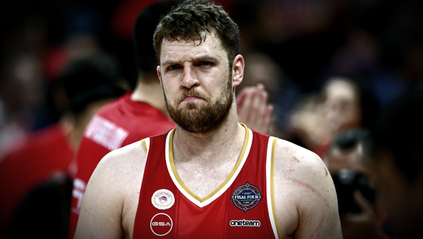 Βεζένκοφ: «Απογοητεύσαμε τον κόσμο, δεν ψάχνω ευθύνες- Νιώθω άδειος»