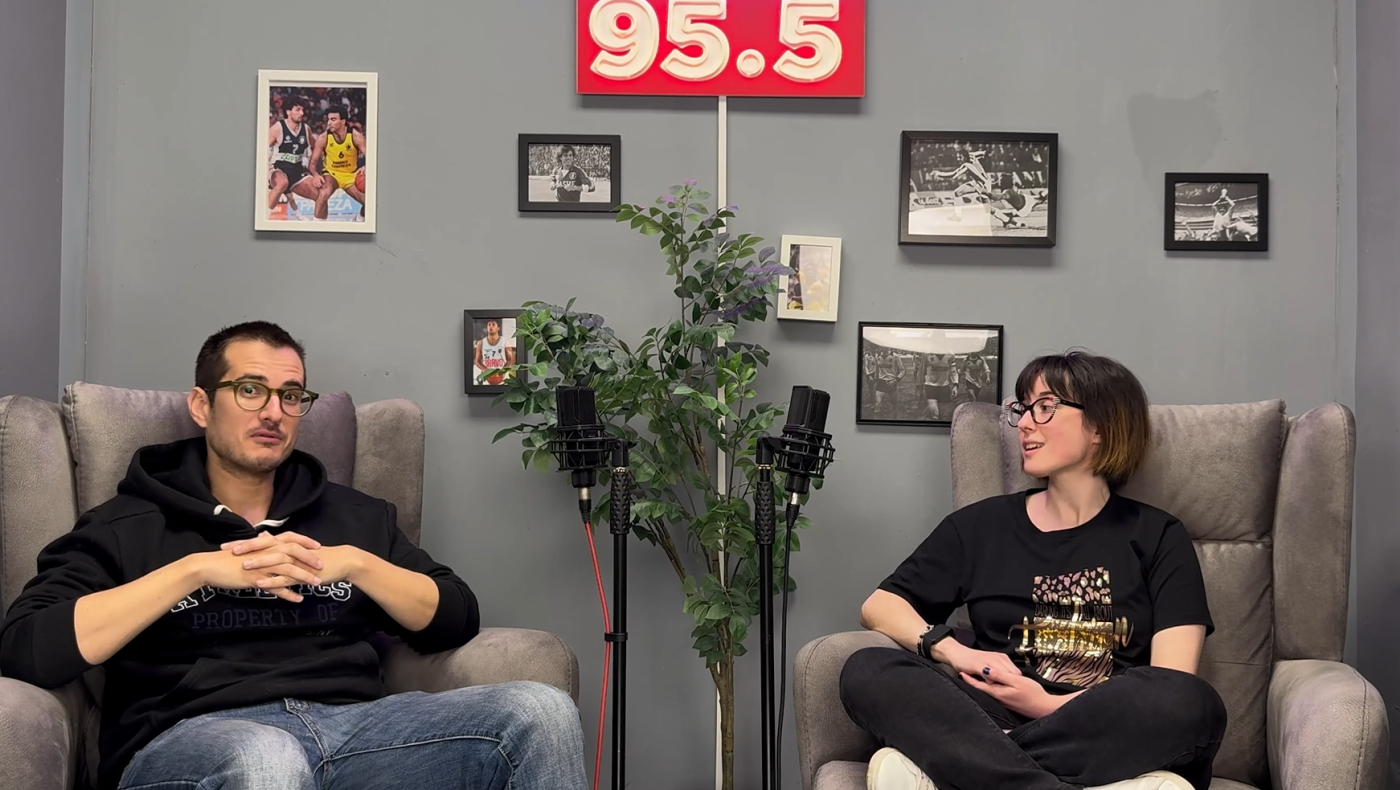 Θανάσης Σαμαράς: Ο stand up κωμικός που «σαρώνει» στο ίντερνετ (και όχι μόνο) μιλά στο metrosport.gr