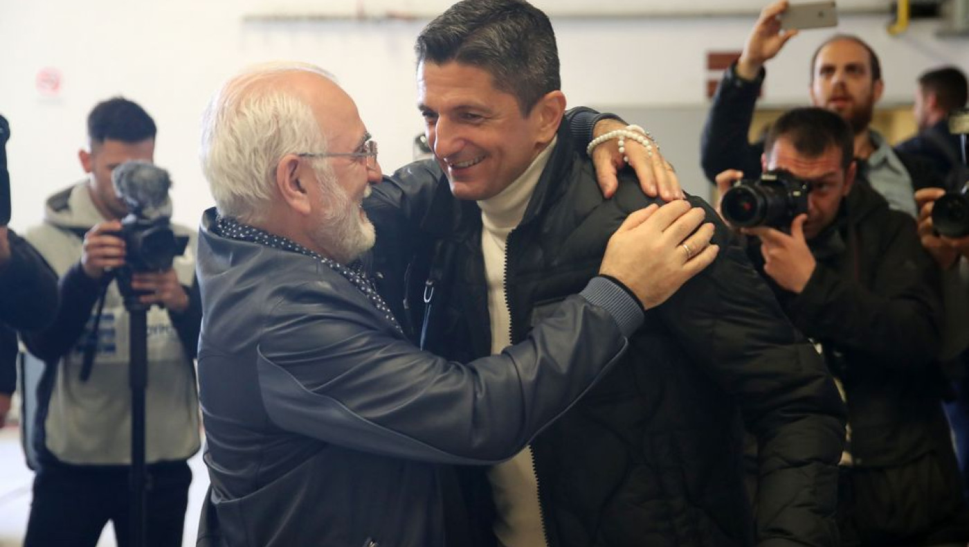 Δεν κουραστήκατε να… κουράζετε;