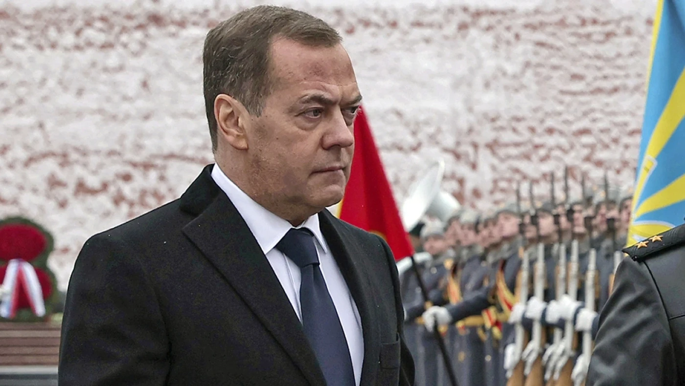 Απειλεί ο Μεντβέντεφ μετά την προειδοποίηση Τραμπ σε Πούτιν