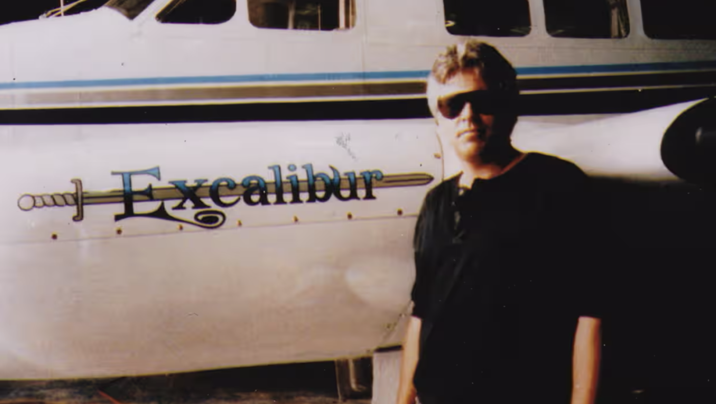 Τίρσο Ντομίνγκεζ: Ποιος ήταν ο παχυλός μισθός πιλότου του Εσκομπάρ