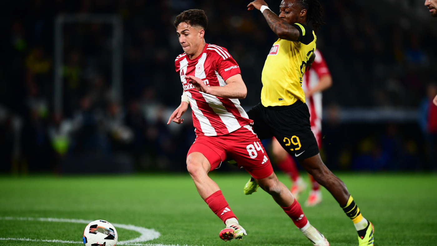 Ολυμπιακός: Πιο κοντά η Μπράιτον για τον Κωστούλα, τι γίνεται με Τσέλσι