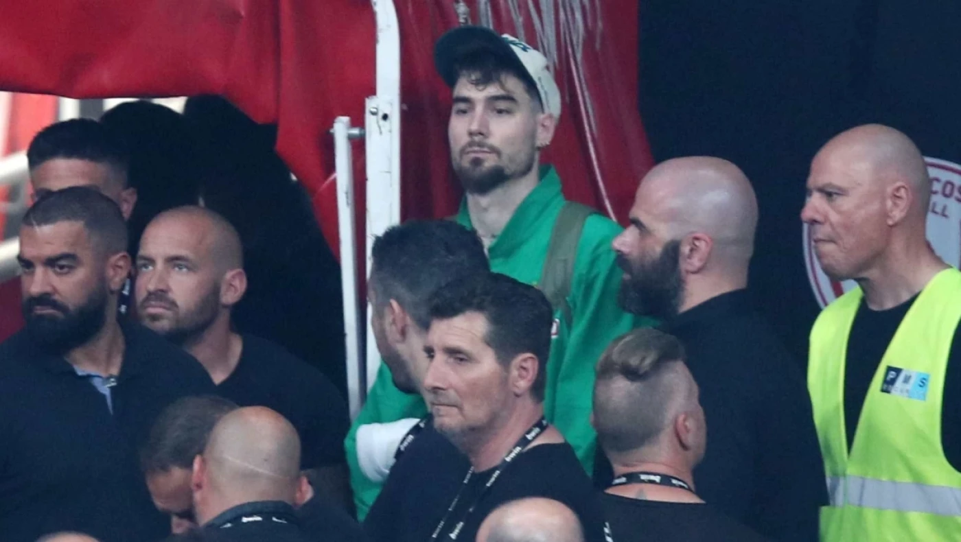 Ο Παναθηναϊκός είχε... εκπρόσωπο στην απονομή του Ολυμπιακού