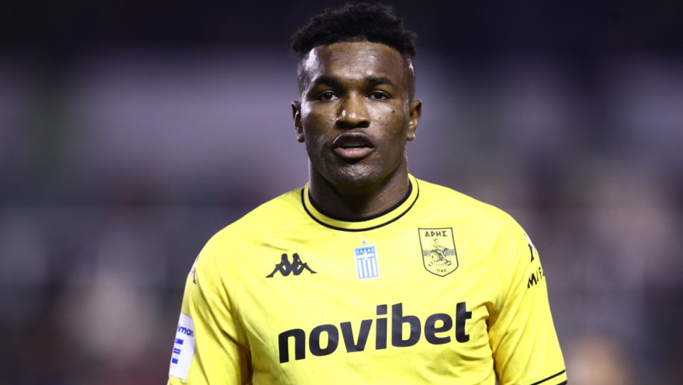 «Συνεχίζονται οι διαπραγματεύσεις ανάμεσα σε Άρη και Ρέιντζερς για Σιφουέντες»