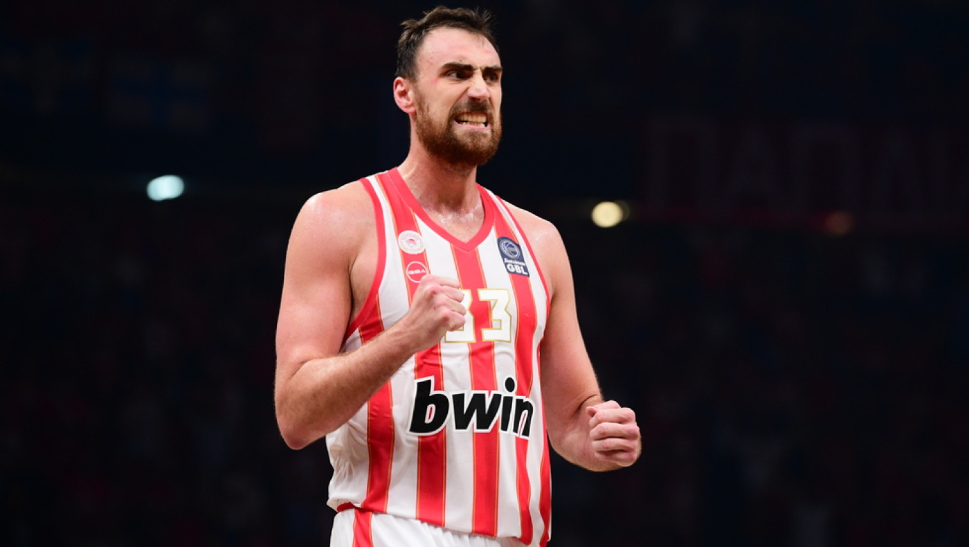 «Βόμβα» Παναθηναϊκού με Μιλουτίνοφ: Μυθική πρόταση στα χέρια του Σέρβου σέντερ