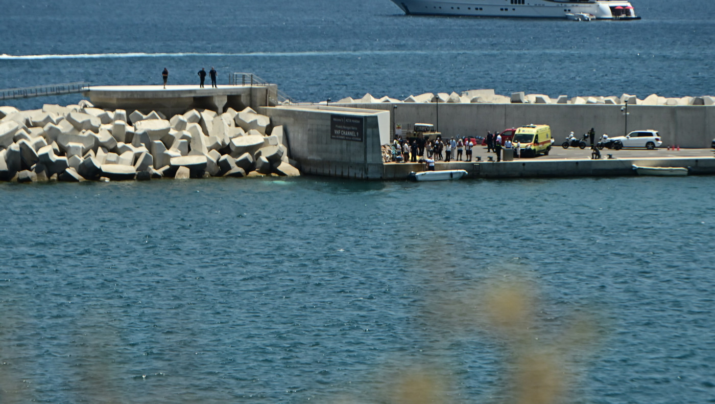 Βουλιαγμένη: Σώοι οι επιβάτες του ελικοπτέρου