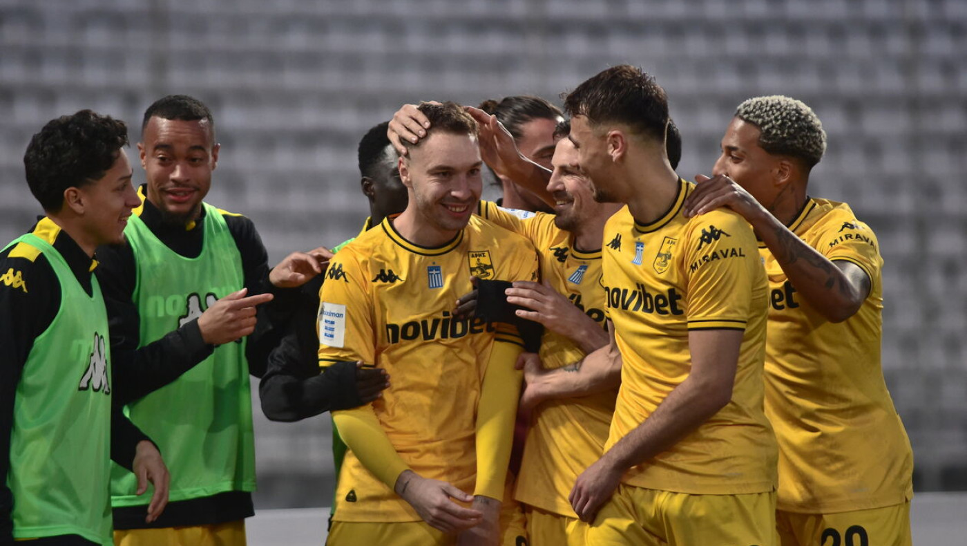 Άρης: Τέσσερις φίλοι της ομάδας πήγαν για διαρκείας και εντυπωσιάστηκαν από τη νέα φανέλα