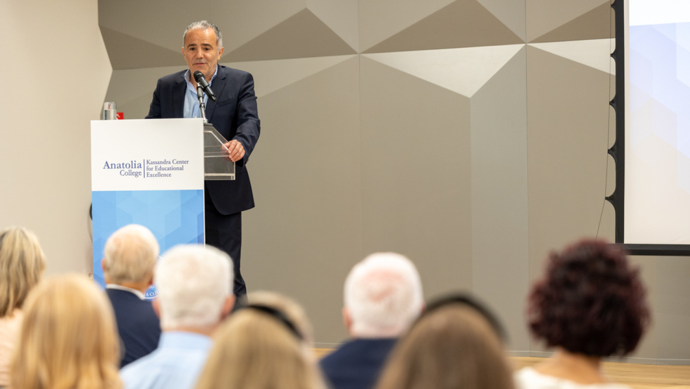 Η ξεκάθαρη δωρεά Μυστακίδη κόντρα στη νεφελώδη πρόθεση τήρησης υπόσχεσης του Ιβάν είναι αδύνατο να προκαλέσει διχασμό στον ΠΑΟΚ...