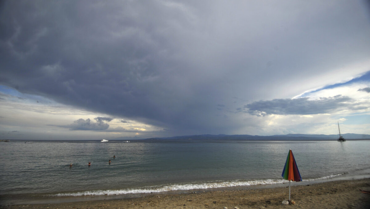 Κακοκαιρία προ των πυλών: Θύελλα στο Αιγαίο και ξαφνικές καταιγίδες