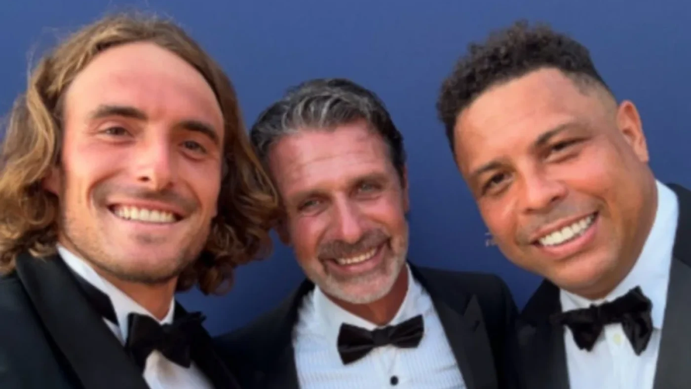 Το επικό σχόλιο του Τσιτσιπά στη φωτογραφία του με τον Ρονάλντο και τον Μουράτογλου