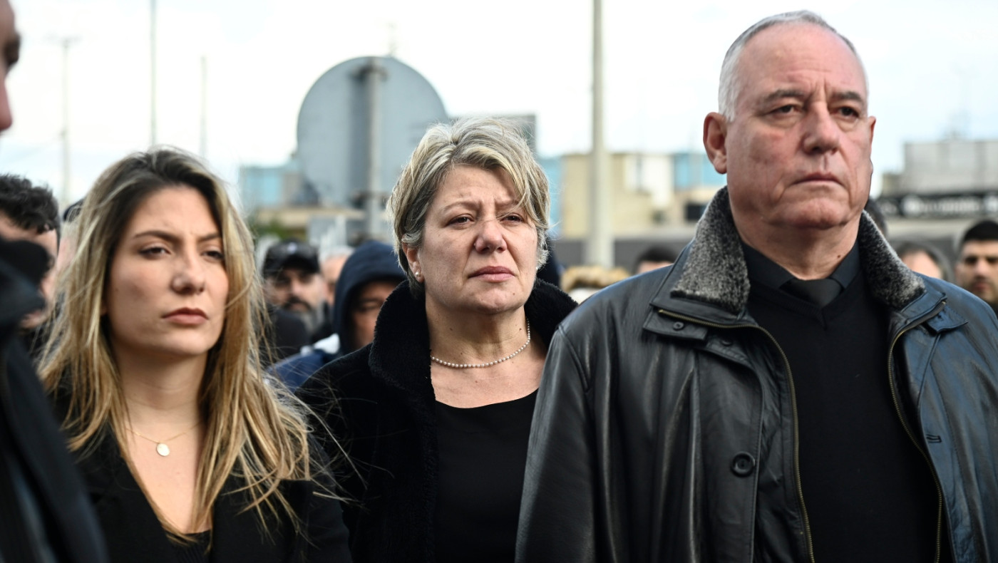 Μητέρα Λυγγερίδη-Δίκη στον ΣΚΑΙ: «Πώς εξακολουθούν να ανεβάζουν αυτό το πανό μετά την δολοφονία του παιδιού μου»