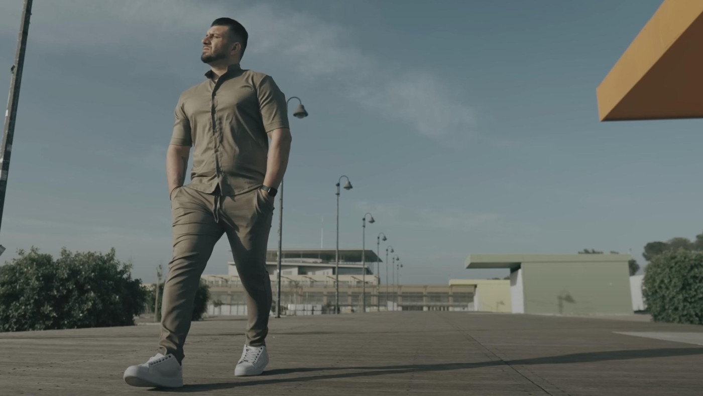 Πιλάτος Κουνατίδης: Κυκλοφόρησε το απόλυτο καλοκαιρινό hit «2 Λεπτά»