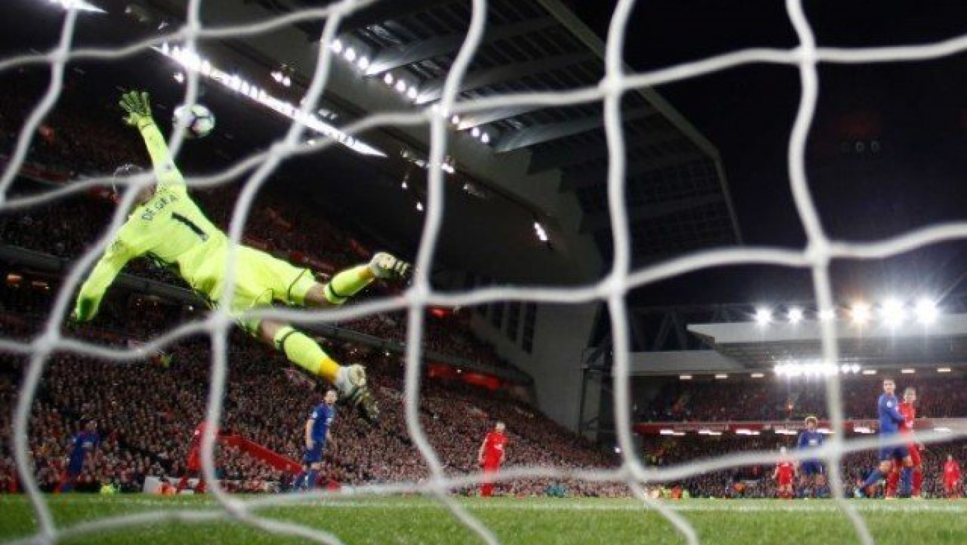 Αποθεώνει         τον... Ντε Χέα   ο     Ντεπάι! (pic)