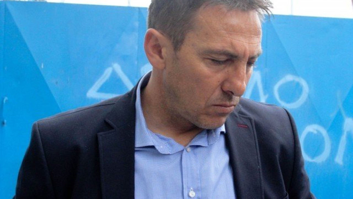 Ο Ηρακλής σε ελεύθερη πτώση,   ο Παπαδόπουλος στο σπίτι του