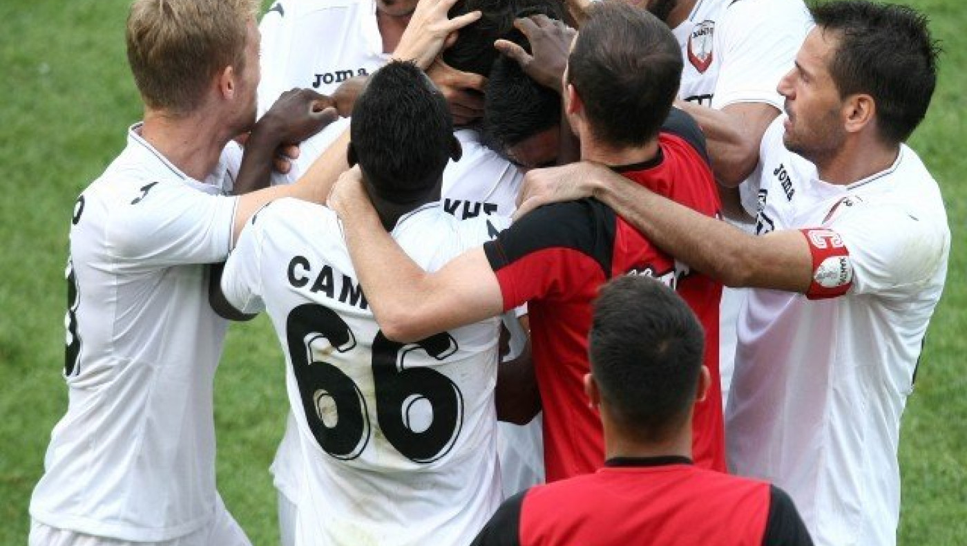 Ε-Π-Ι-Κ-Ο γκολ από Βασιλακάκη μέσα       στη Λεωφόρο